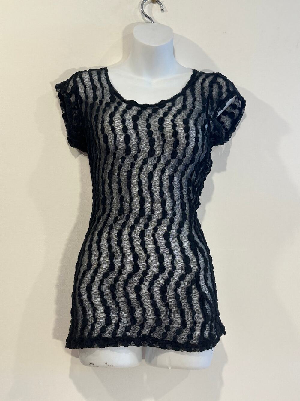 Vintage Dots Y2K Black Textured Wavy Ribbon Mesh Cap Sleeve Tunic Top Small